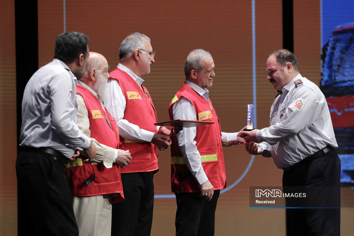 مراسم گرامیداشت روز آتش‌نشانی