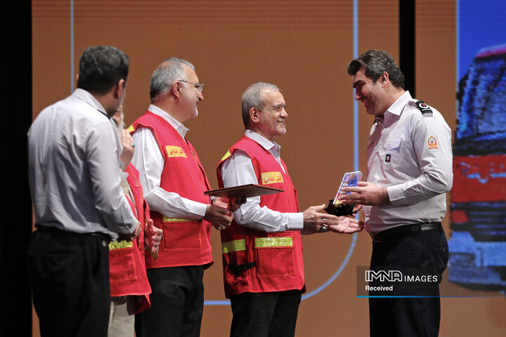 مراسم گرامیداشت روز آتش‌نشانی