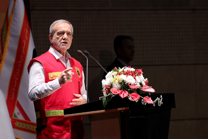 پزشکیان: دولت برای عزت و سربلندی کشور از هیچ تلاشی دریغ نمی‌کند