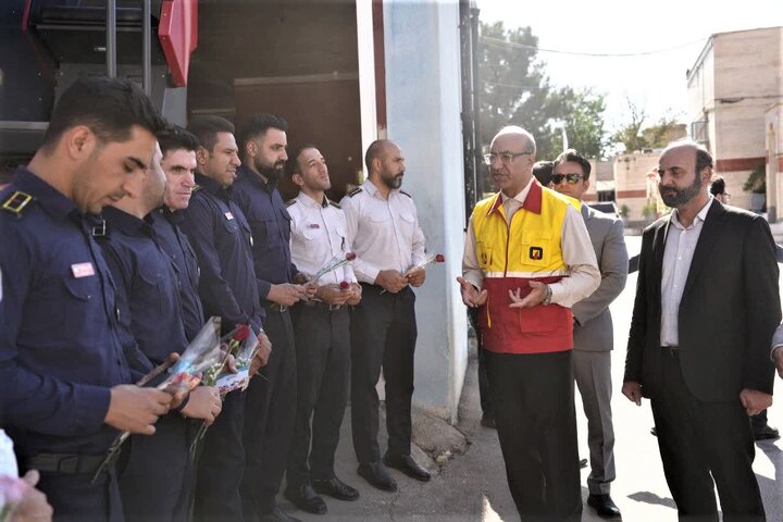 شجاعت و ایثار آتش‌نشانان سرمایه‌ای ارزشمند برای جامعه است