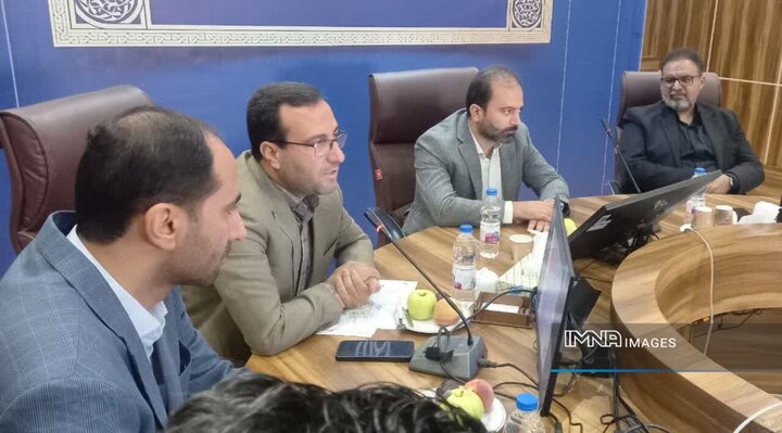 نشست انبوه‌سازان برای رونق ساخت‌وساز در منطقه ۱۱ اصفهان برگزار شد