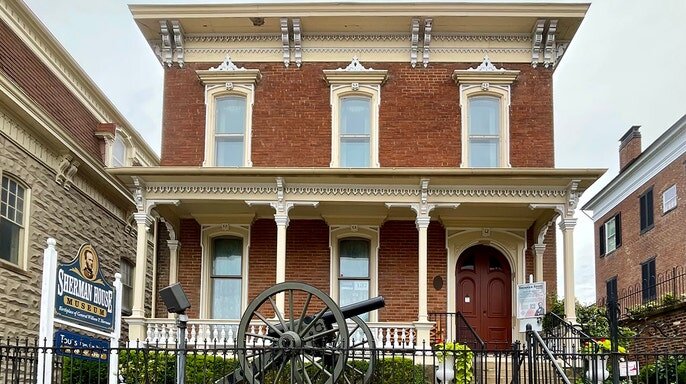 خانه‌هایی که جنگ را روایت می‌کنند؛ فرصتی برای ایران در گردشگری مقاومت