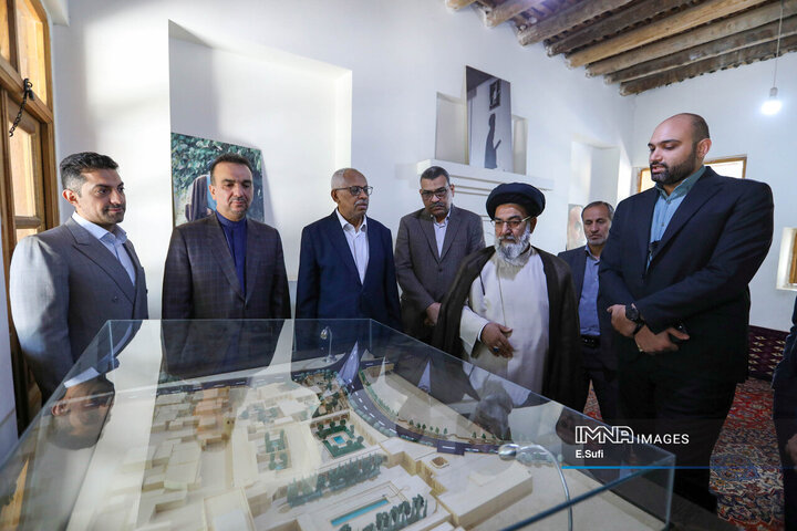 بازدید سفیر سودان از بیت تاریخی امام خمینی (ره) در شهرستان خمین