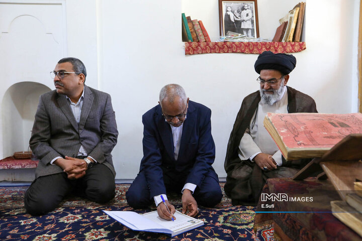 بازدید سفیر سودان از بیت تاریخی امام خمینی (ره) در شهرستان خمین