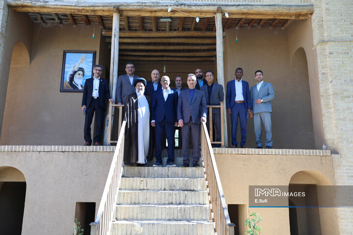 بازدید سفیر سودان از بیت تاریخی امام خمینی (ره) در شهرستان خمین