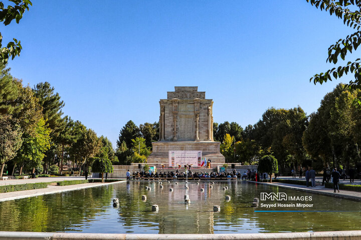 آرامگاه فردوسی