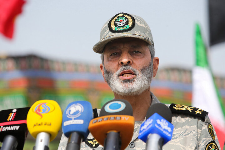 بعید است دشمنان دوباره قصد غلطی داشته باشند/ بالاترین سطح آمادگی را حفظ میکنیم بعید است دشمنان دوباره قصد غلطی داشته باشند/ بالاترین سطح آمادگی را حفظ میکنیم