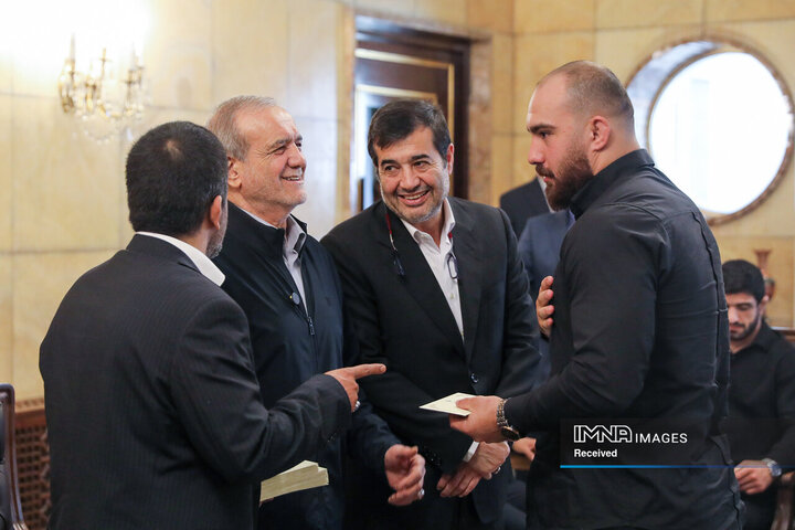 تجلیل از قهرمانان تیم‌های ملی کشتی آزاد و فرنگی