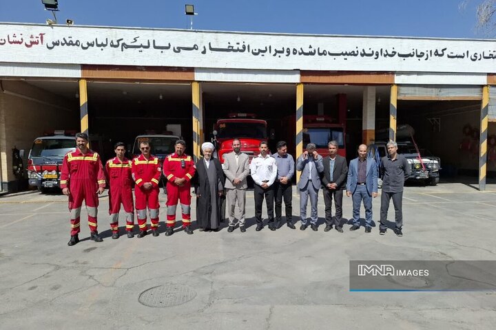 آتش‌نشانان نماد عشق، شجاعت و خدمت بی‌منت هستند