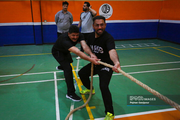 مسابقات طناب کشی بسیج شهرداری اصفهان
