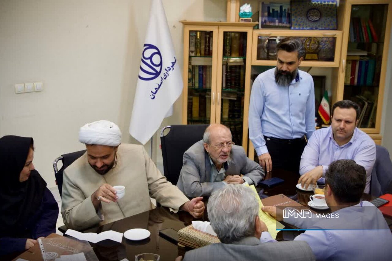 رسیدگی به بیش از ۱۲ پرونده در کمیته نظارتی شورای شهر در منطقه ۶ اصفهان