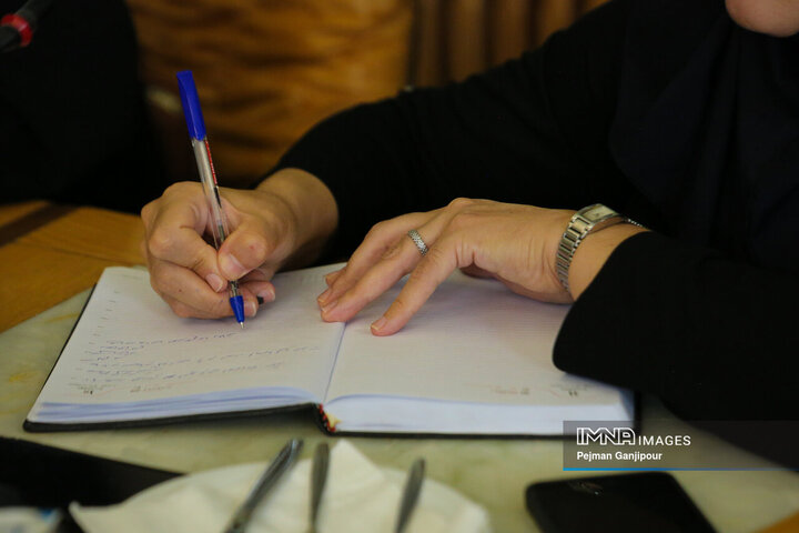 نشست خبری مدیرکل درآمد شهرداری اصفهان