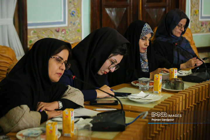 نشست خبری مدیرکل درآمد شهرداری اصفهان