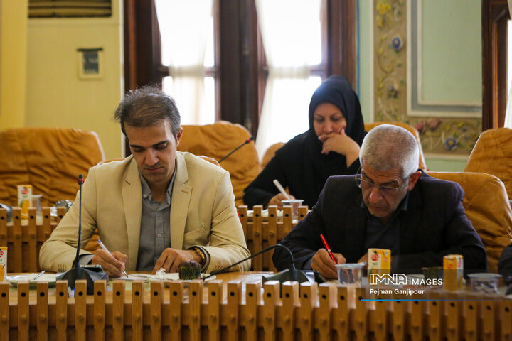 نشست خبری مدیرکل درآمد شهرداری اصفهان