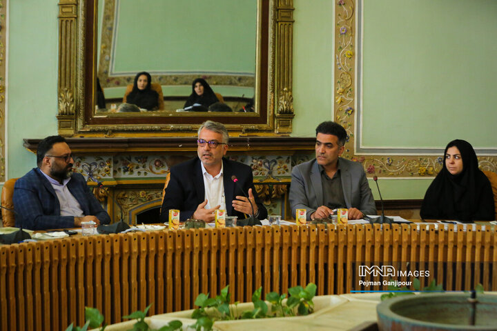 نشست خبری مدیرکل درآمد شهرداری اصفهان