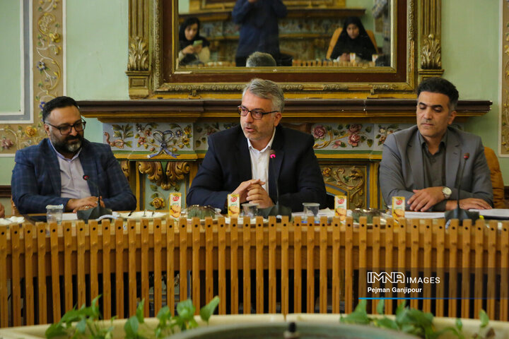 نشست خبری مدیرکل درآمد شهرداری اصفهان