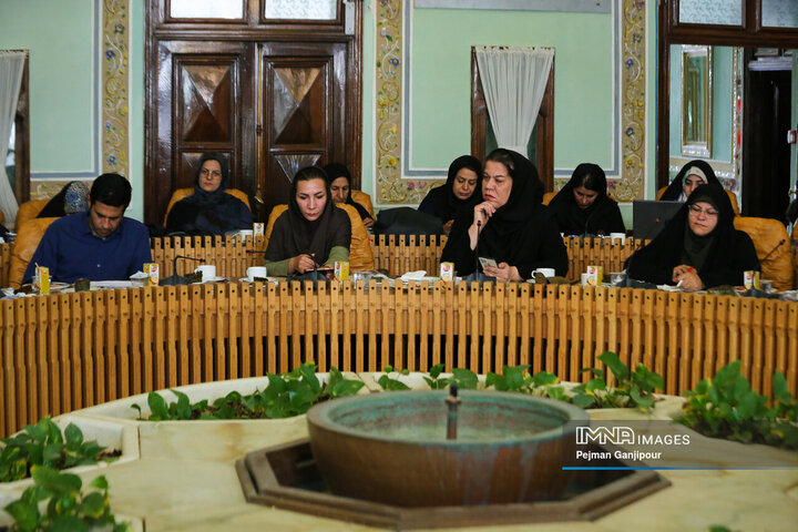 نشست خبری مدیرکل درآمد شهرداری اصفهان