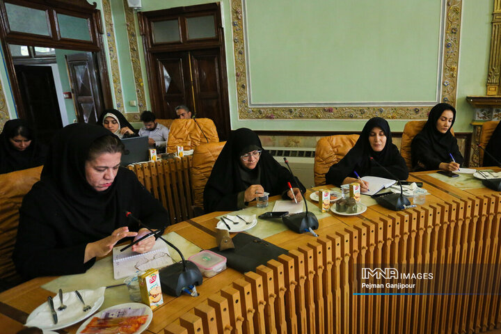 نشست خبری مدیرکل درآمد شهرداری اصفهان