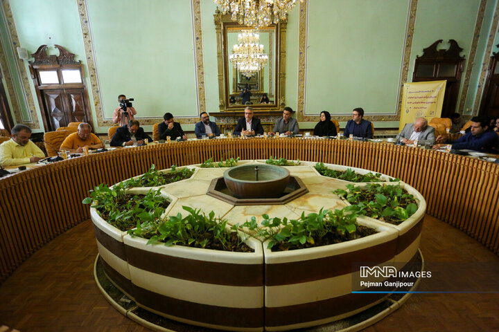 نشست خبری مدیرکل درآمد شهرداری اصفهان