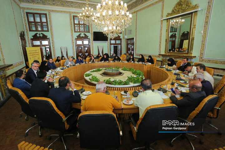 نشست خبری مدیرکل درآمد شهرداری اصفهان