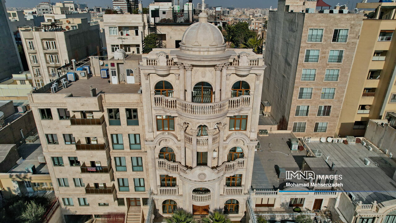 سایه‌های رومی بر آفتاب کویری شهر