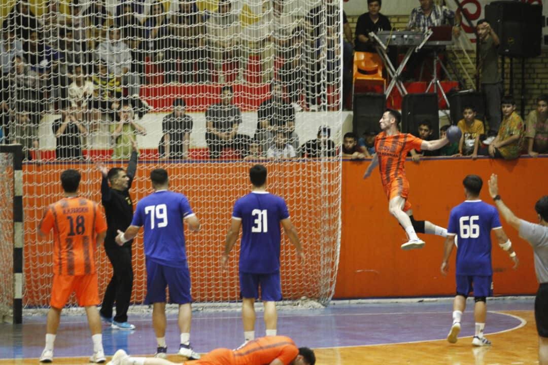 تقابل مدعیان با تیمهای جوان/ سپاهان نوین میزبان نخستین دیدار در لیگ