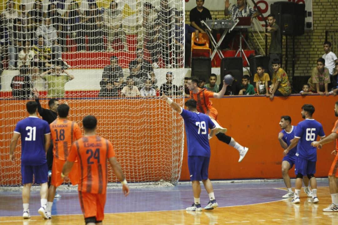 مدعیان با قدرت لیگ را آغاز کردند