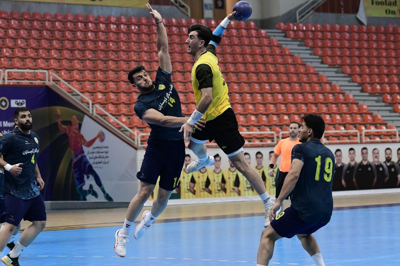 تقابل مدعیان با تیمهای جوان/ سپاهان نوین میزبان نخستین دیدار در لیگ