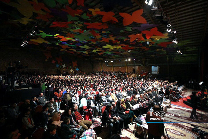 افتتاحیه بیست و پنجمین جشنواره فیلم کودکان و نوجوانان در اصفهان / آبان 1390