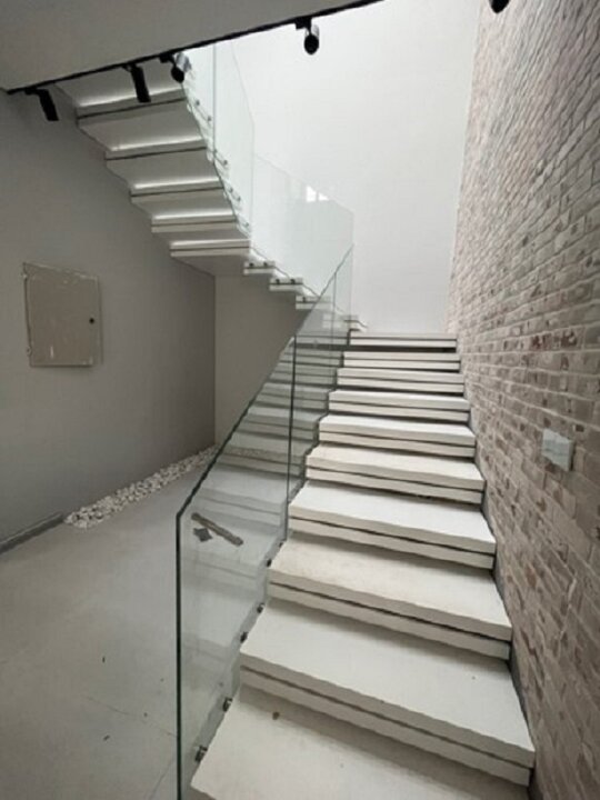 بررسی هزینه‌ها: قیمت نرده استیل، نرده کابلی و نرده شیشه‌ای در سال جاری