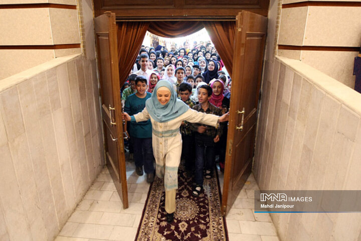 مراسم رونمایی از پوستر بیست و هشتمین جشنواره بین المللی فیلم های کودک و نوجوان / شهریور 1393