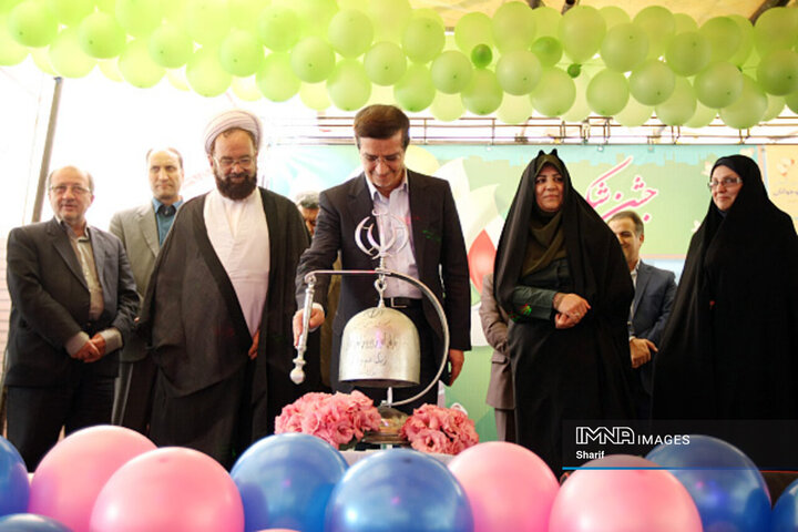 جشن شکوفه ها و زنگ افتتاحیه بیست و هشتمین جشنواره فیلم کودک و نوجوان