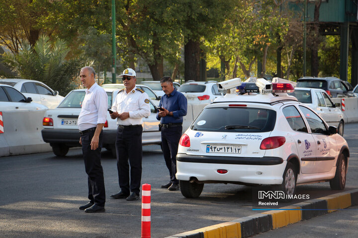 فعالیت تیم های گشت بازرسی سازمان مدیریت حمل‌و‌نقل بار شهرداری اصفهان در طرح ستاد مهر