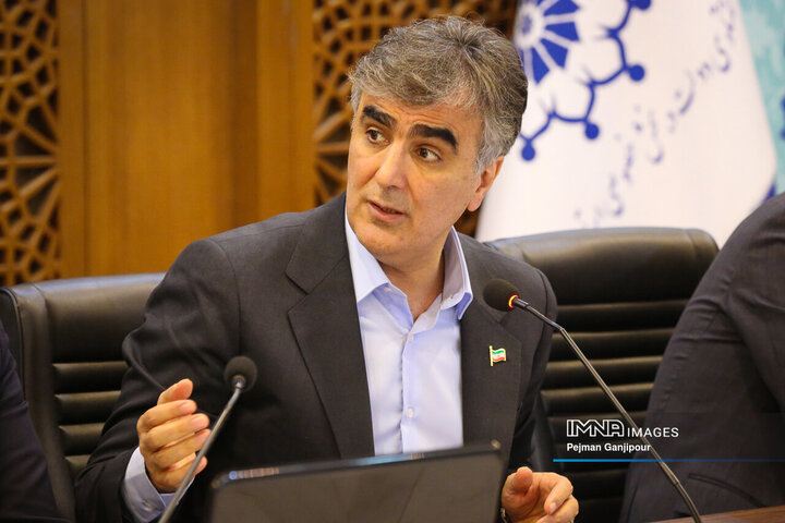 محمدرضا فرزین رئیس کل بانک مرکزی