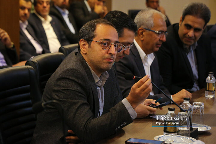 ناصر یارمحمدیان مدیرکل امور اقتصاد و دارایی استان اصفهان