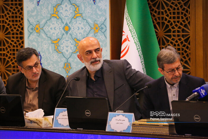 کورش خسروی معاون هماهنگی امور اقتصادی استاندار اصفهان