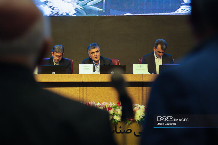 همایش بررسی چالش‌های ارزی فعالان اقتصادی