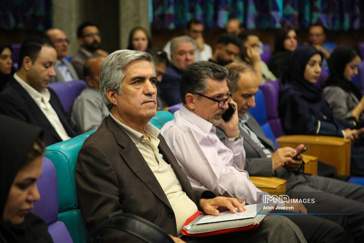 همایش بررسی چالش‌های ارزی فعالان اقتصادی