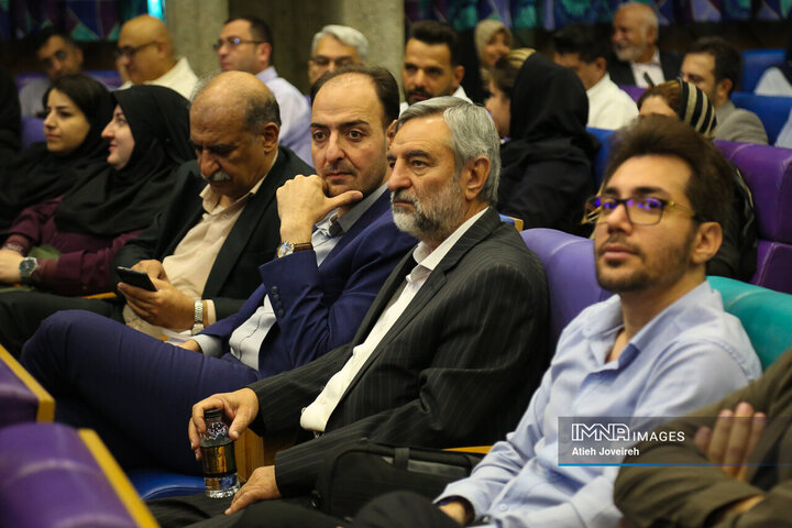 همایش بررسی چالش‌های ارزی فعالان اقتصادی