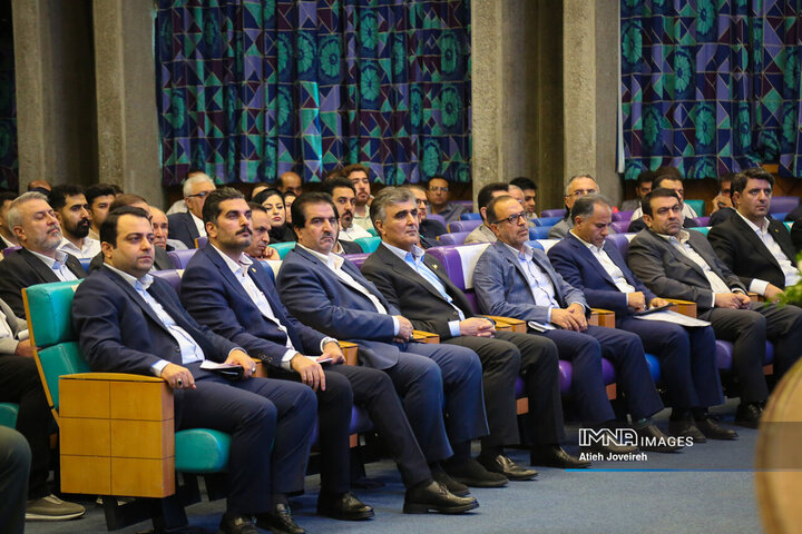 همایش بررسی چالش‌های ارزی فعالان اقتصادی