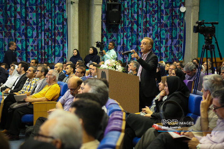 همایش بررسی چالش‌های ارزی فعالان اقتصادی