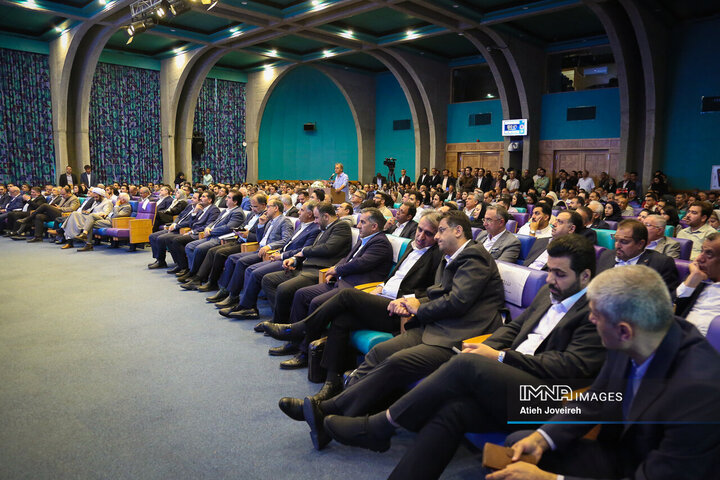 همایش بررسی چالش‌های ارزی فعالان اقتصادی