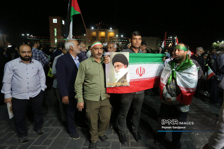 تجمع مردم اصفهان در حمایت از کاروان صمود