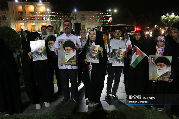 تجمع مردم اصفهان در حمایت از کاروان صمود