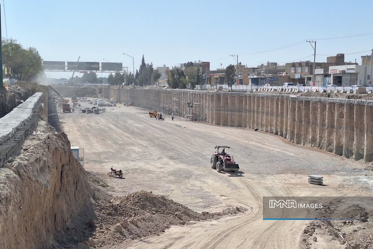 پیشرفت فیزیکی ۵۰ درصدی پروژه مجموعه پلها و زیرگذر بزرگراه آیتالله رئیسی