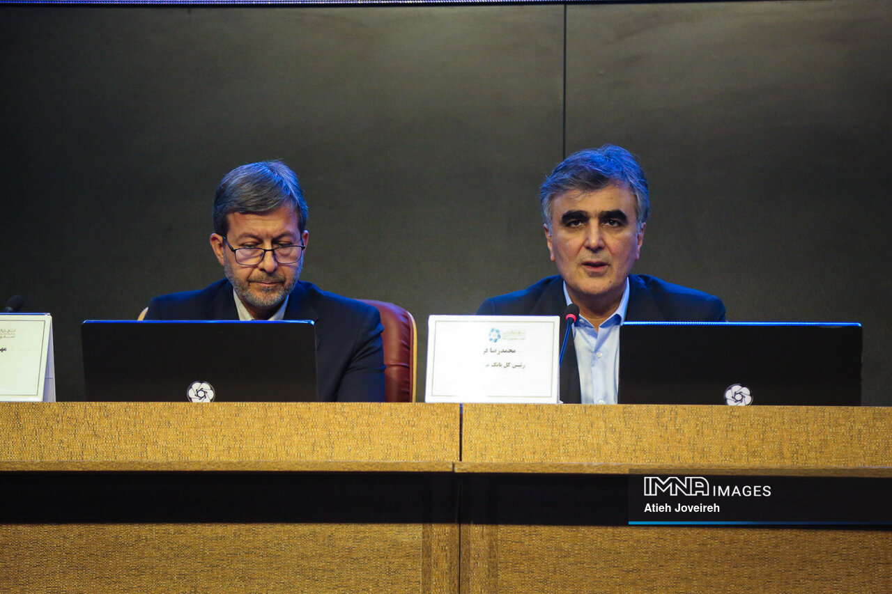 نرخ کنونی ارز واقعی نیست / حمایت ویژه از صنایع کوچک با تسهیلات ارزان