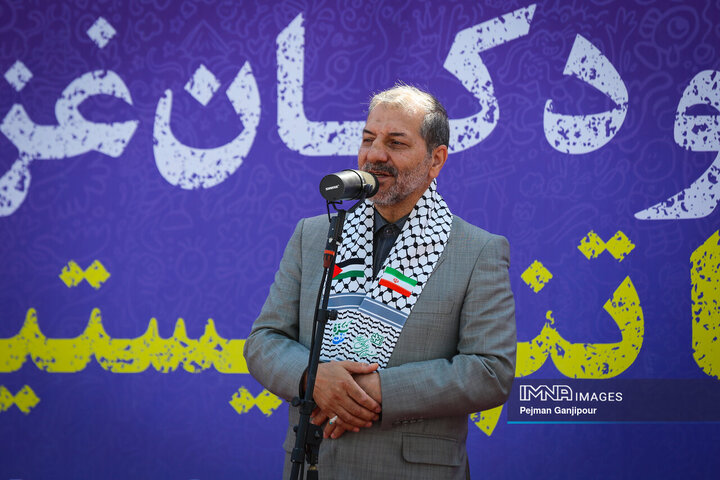 اصفهان قله ایثار و برگزاری جشنواره کودک در آن افتخار بزرگی است