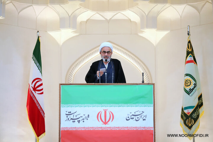 راه نجات جامعه در صداقت و تقوای الهی است