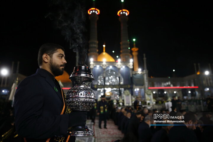 آیین شمع‌گردانی شام غریبان حضرت معصومه (س)