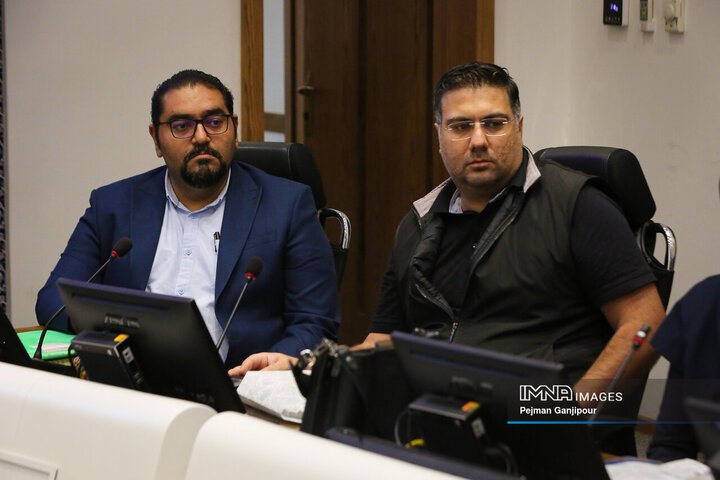 نشست هم‌اندیشی نخبگان و استعدادهای برتر با شهردار اصفهان